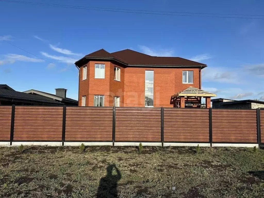 Дом в Белгородская область, Белгородский район, с. Стрелецкое ул. ... - Фото 1