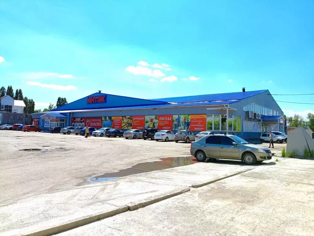 Торговая площадь в Саратовская область, Балаково ул. Комарова, 135/13 ... - Фото 0