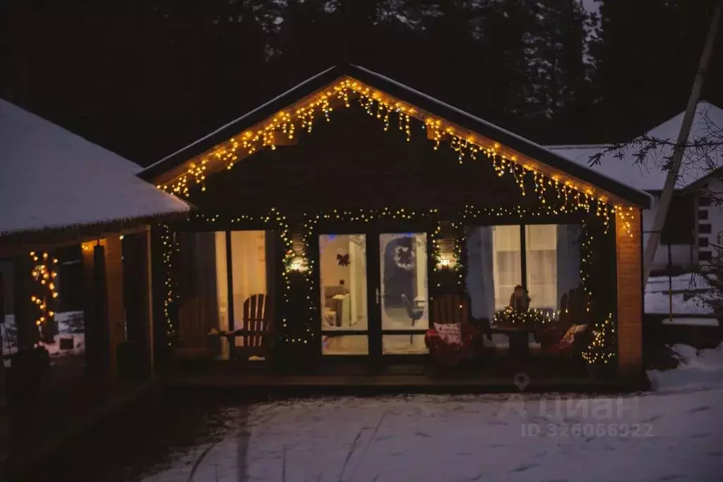 Дом в Свердловская область, Первоуральск ул. Старателей, 38Б (100 м) - Фото 1