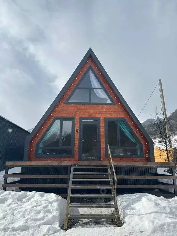 Дом в Карачаево-Черкесия, Зеленчукский район, с. Архыз, Зеленчукское ... - Фото 1