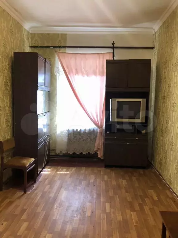 Комната 32 м в 5-к., 2/2 эт. - Фото 0