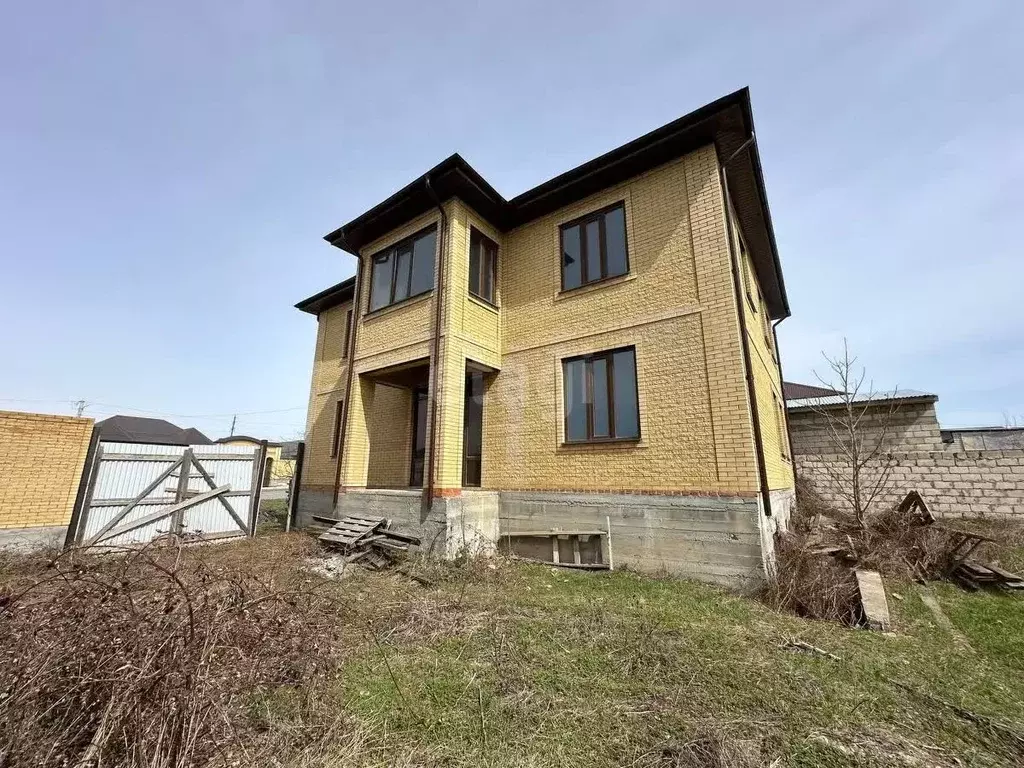 Дом в Ингушетия, Назрань ул. 70 лет Победы (300 м) - Фото 0