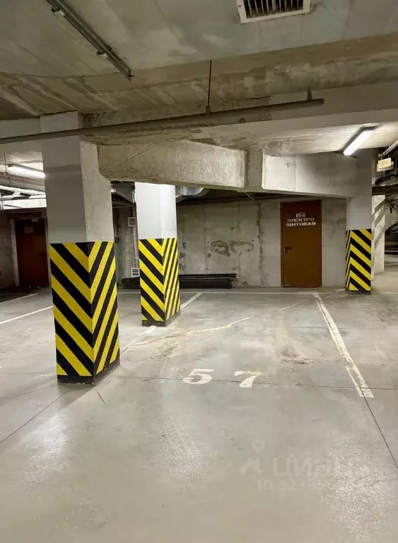 Гараж в Свердловская область, Екатеринбург ул. Фурманова, 124 (15 м) - Фото 1