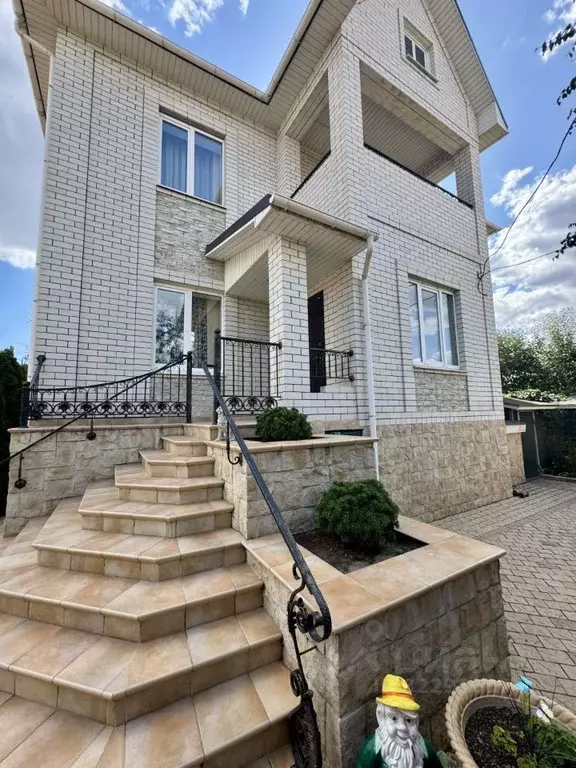 Дом в Астраханская область, Астрахань Пеший пер., 9 (345 м) - Фото 1