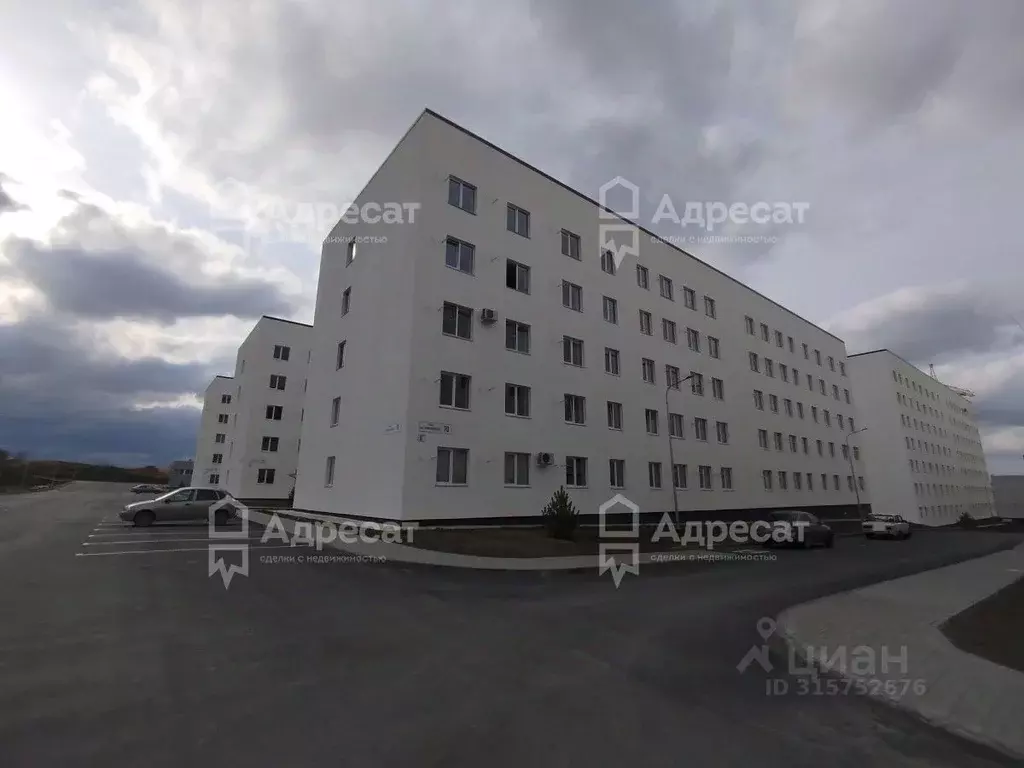3-к кв. Волгоградская область, Волгоград ул. Ломоносова, 70 (56.3 м) - Фото 0