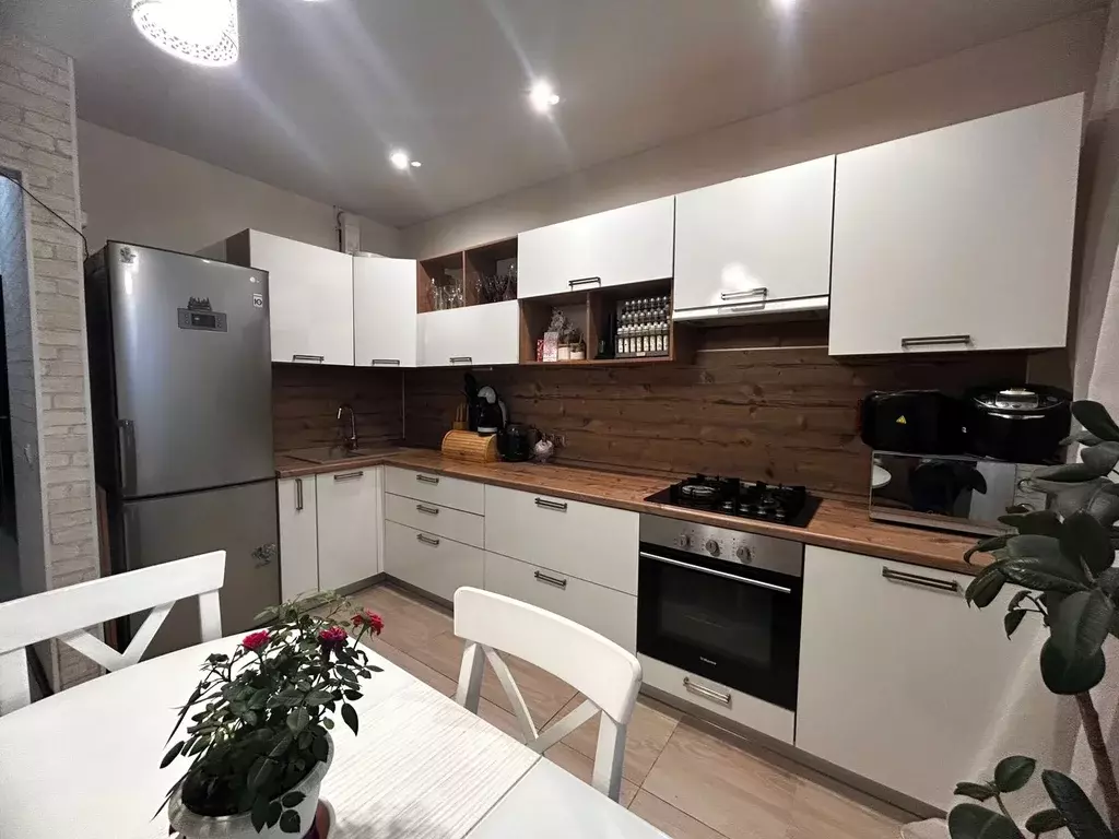Продаётся 2-к квартира, 55.4 м - Фото 0
