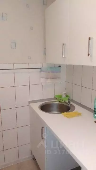 1-к кв. Омская область, Омск просп. Космический, 16А (22.0 м) - Фото 0