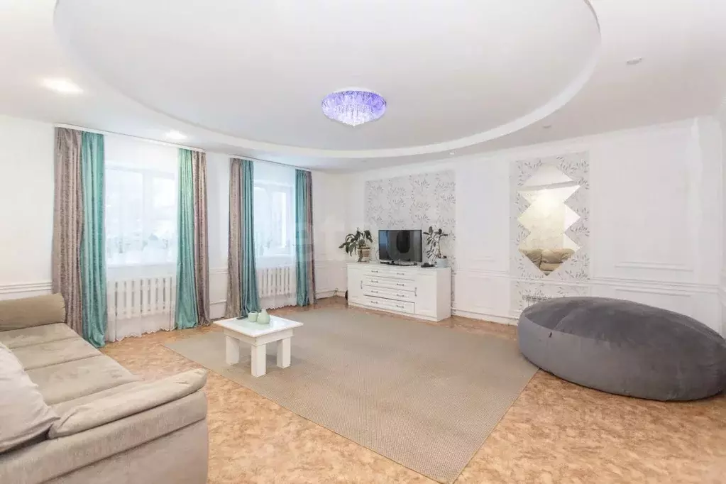 Дом в Тюменская область, Тобольск пер. Лесной, 22 (210 м) - Фото 2