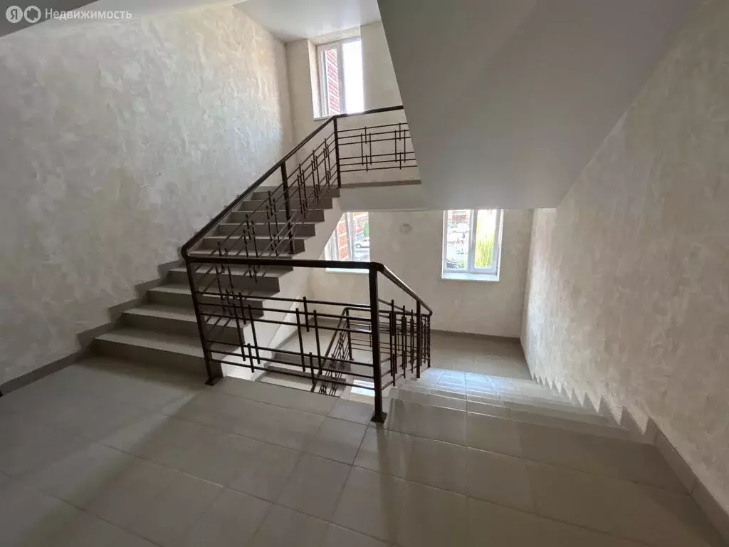 3-комнатная квартира: Владикавказ, улица Астана Кесаева, 44Г (80 м) - Фото 2