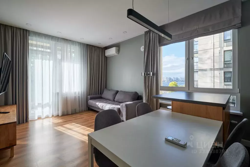 2-к кв. Санкт-Петербург Петровский просп., 24к3 (69.7 м) - Фото 0