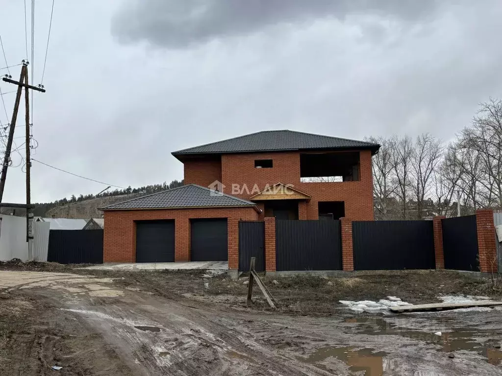 Дом в Бурятия, Улан-Удэ Аршан мкр, ул. Дарвина, 2 (370 м) - Фото 1