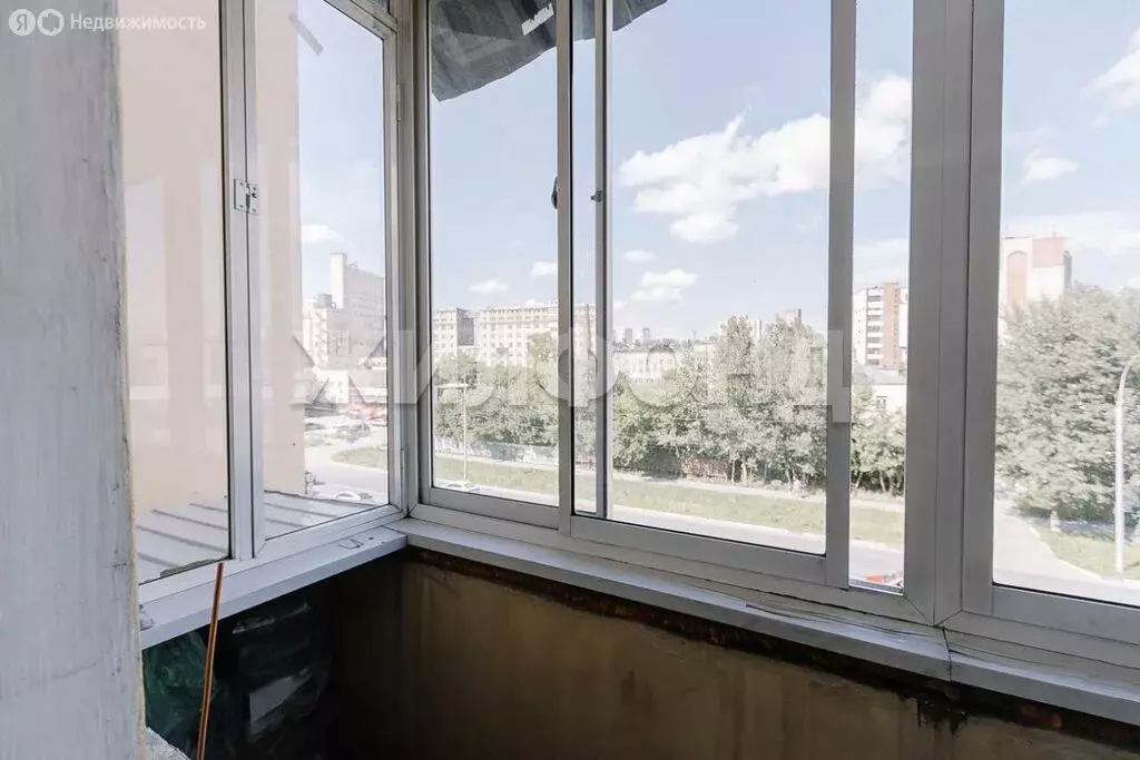 3-комнатная квартира: Новосибирск, Большевистская улица, 48 (71.2 м) - Фото 1