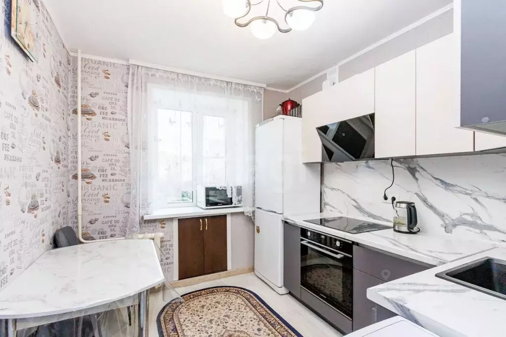 3-к кв. Тюменская область, Тюмень Транспортная ул., 119 (58.4 м) - Фото 1