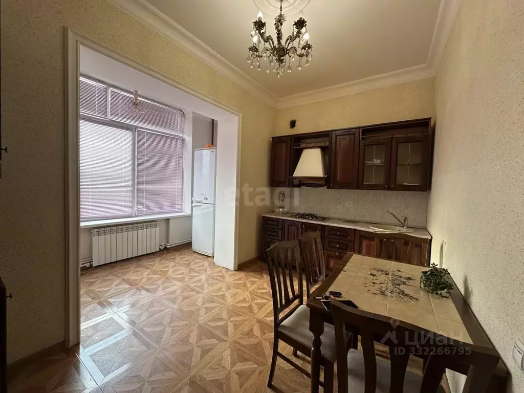 1-к кв. Дагестан, Каспийск ул. Орджоникидзе, 1Е (68.0 м) - Фото 1
