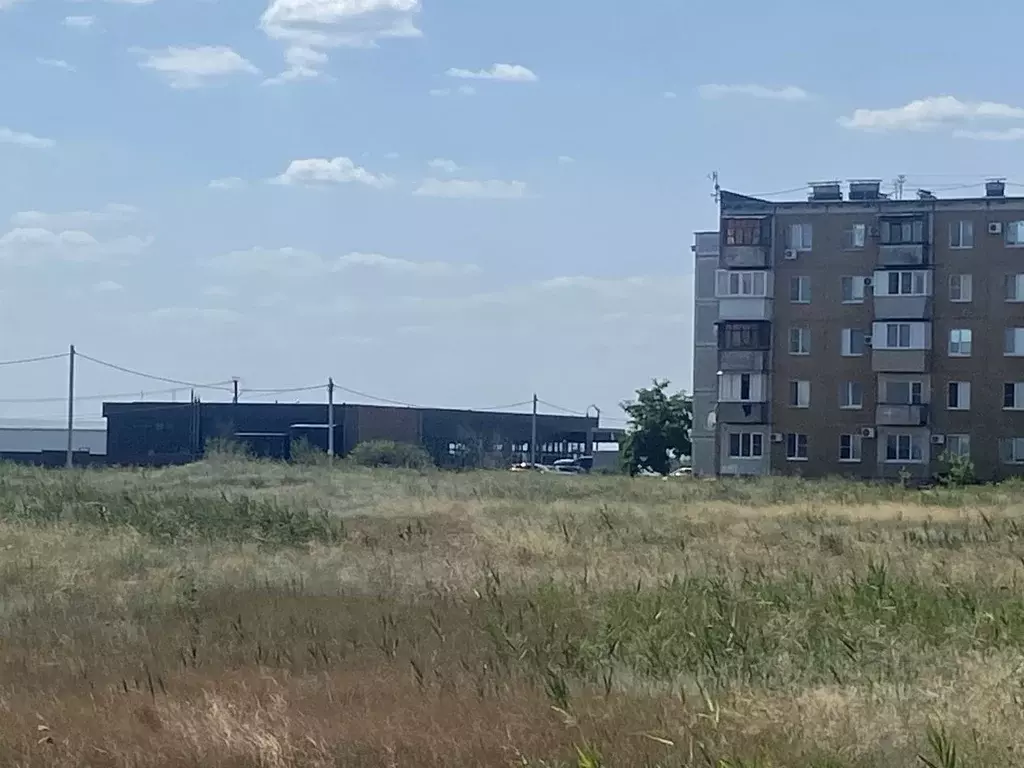 Участок в Волгоградская область, Волжский пос. Краснооктябрьский, ул. ... - Фото 1