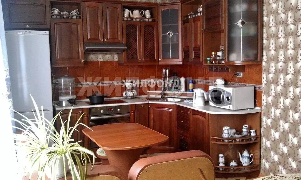 Коттедж в Новосибирская область, Искитимский район, Промышленный ... - Фото 1