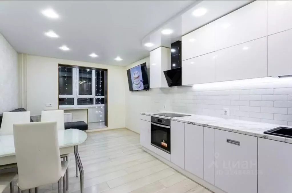 2-к кв. Кировская область, Киров ул. Анжелия Михеева, 16 (62.0 м) - Фото 1