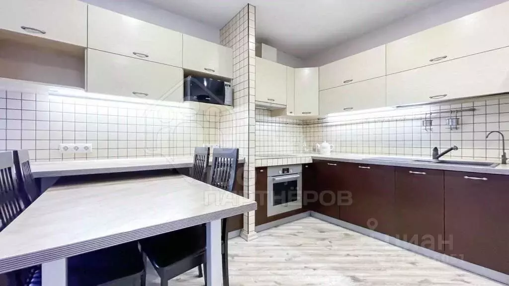 3-к кв. Иркутская область, Иркутск Дальневосточная ул., 142 (77.8 м) - Фото 1