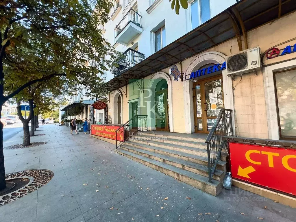 Торговая площадь в Севастополь ул. Большая Морская, 52/2 (122 м) - Фото 1
