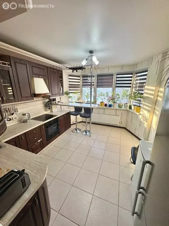 3-комнатная квартира: Москва, проспект Защитников Москвы, 5 (76.6 м) - Фото 1