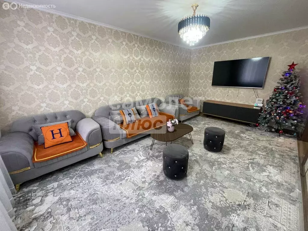 4-комнатная квартира: Омск, улица Крупской, 1 (80.4 м) - Фото 0