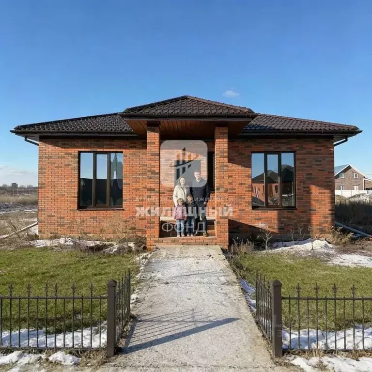 Дом в Саратовская область, Энгельсский район, Новопушкинское ... - Фото 1