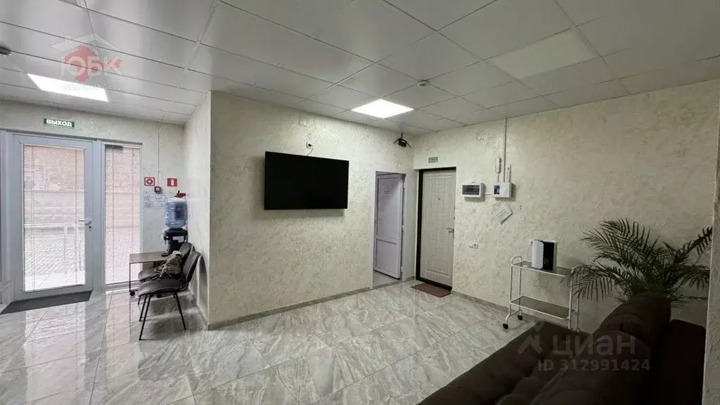 Помещение свободного назначения в Крым, Евпатория ул. 9 Мая, 90 (89 м) - Фото 1