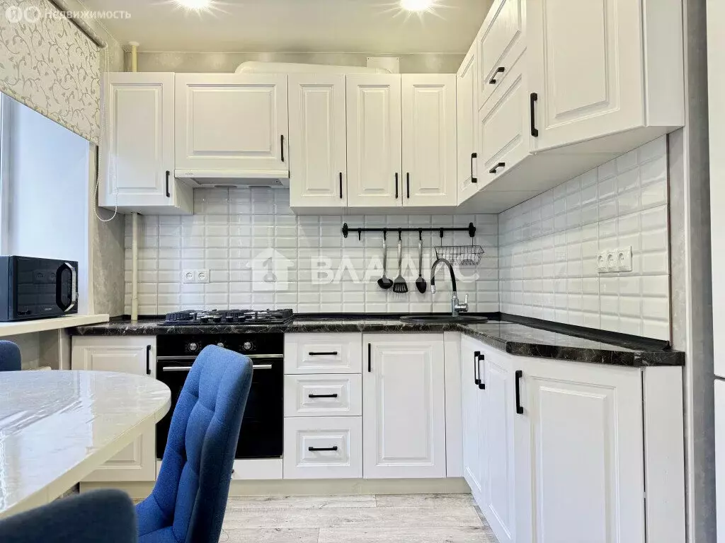 2-комнатная квартира: Балаково, улица Набережная Леонова, 13 (45 м) - Фото 2