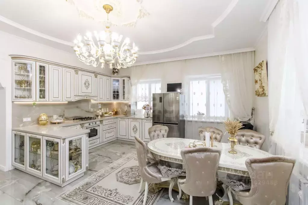 Дом в Тюменская область, Тюмень Парфеново мкр, ул. Хусаинова (201 м) - Фото 0