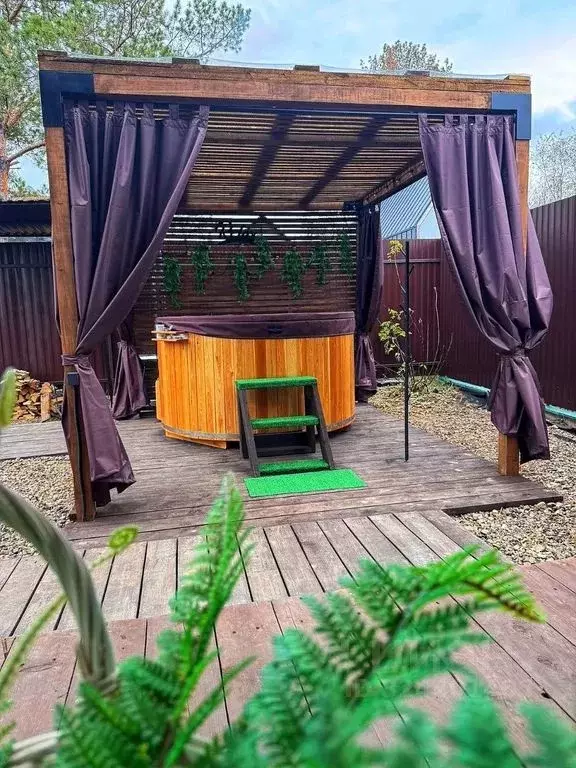 Дом в Оренбургская область, Оренбург Набережная ул., 3 (50 м) - Фото 2