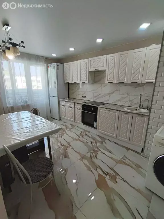 3-комнатная квартира: Саратов, улица имени Михаила Булгакова, 4А (68.7 ... - Фото 2