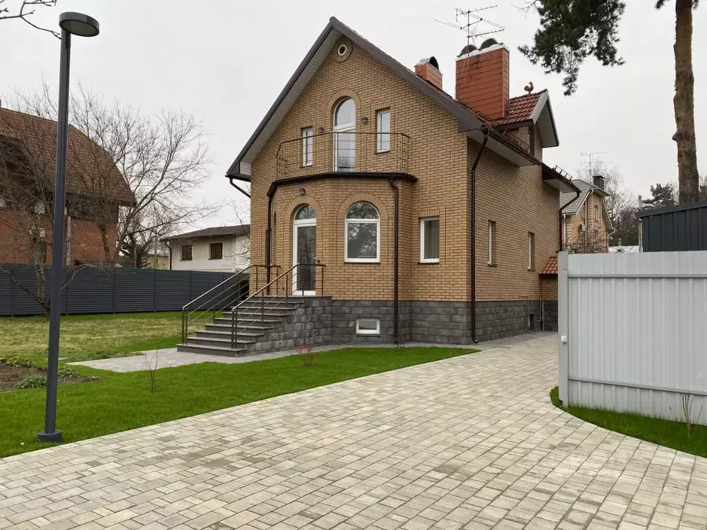 Дом в Московская область, Одинцовский городской округ, д. Барвиха  ... - Фото 0