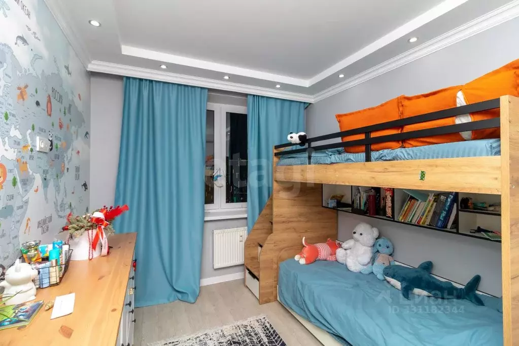 2-к кв. Тюменская область, Тюмень ул. Тимофея Чаркова, 81 (55.0 м) - Фото 1