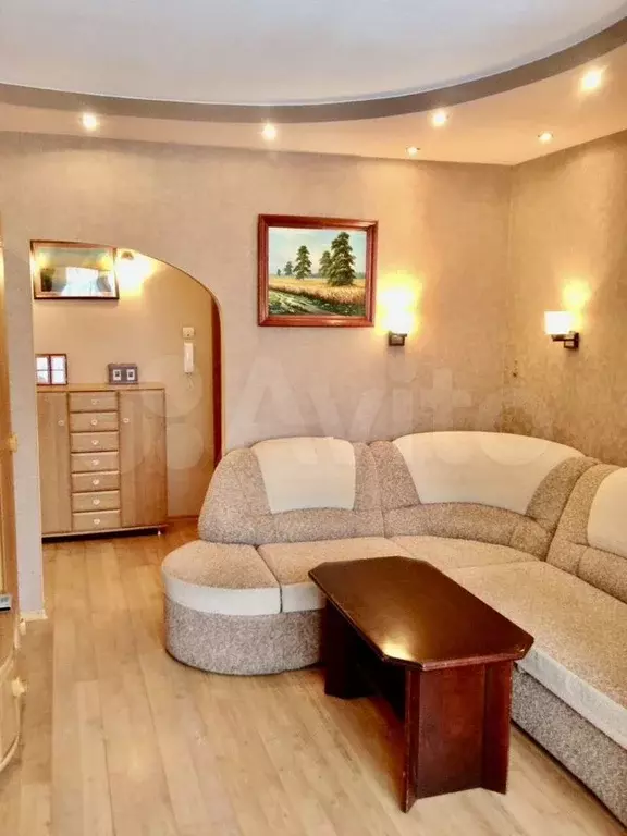 1-к. квартира, 39 м, 6/9 эт. - Фото 0