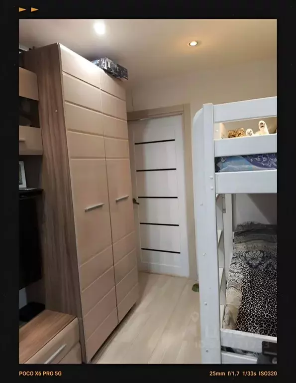 Комната Новгородская область, Великий Новгород ул. Попова, 15к1 - Фото 1