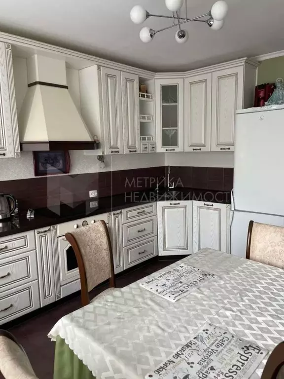 3-к кв. Тюменская область, Тюмень ул. Пермякова, 71к3 (97.0 м) - Фото 0