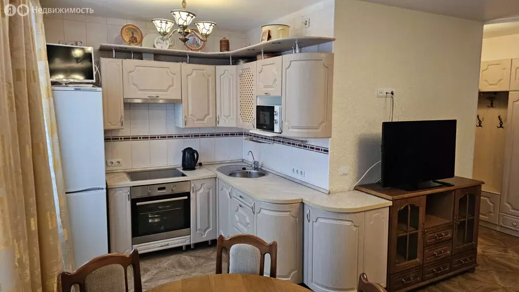 3-комнатная квартира: Нижний Тагил, проспект Вагоностроителей, 22А ... - Фото 1