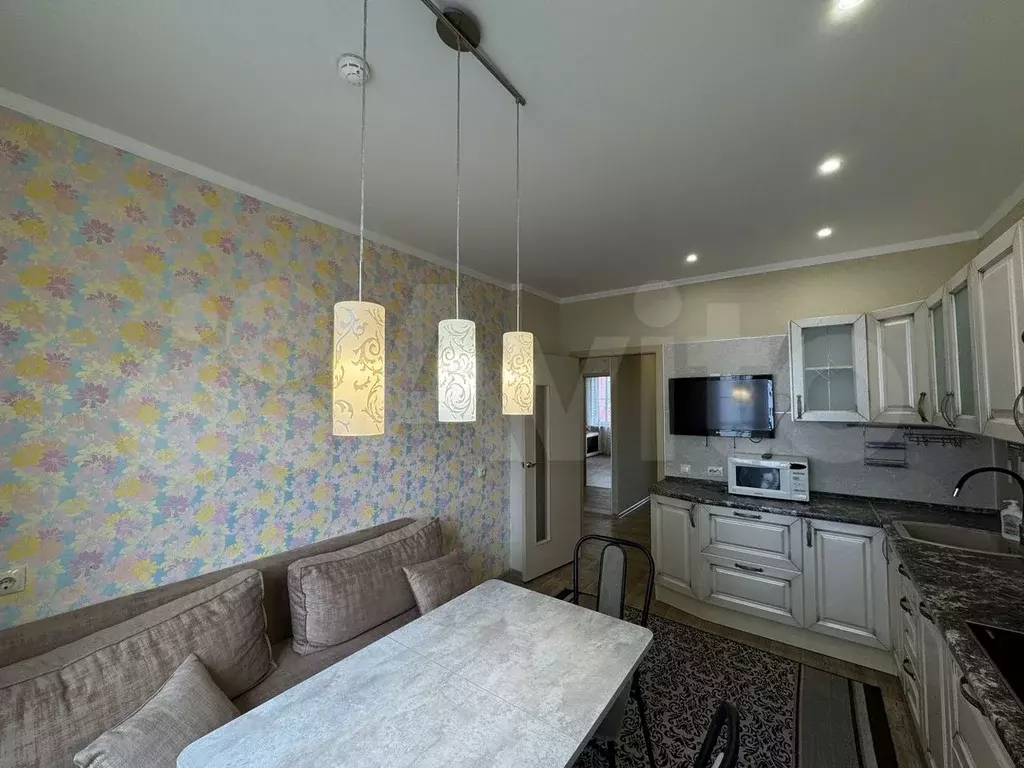 2-к. квартира, 64 м, 5/7 эт. - Фото 1