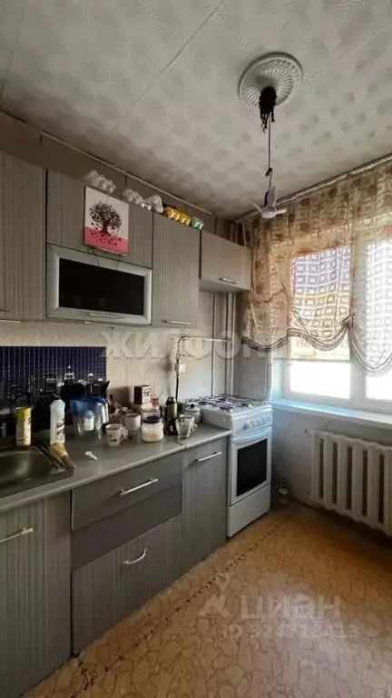 2-к кв. Хакасия, Усть-Абакан рп ул. Пирятинской дивизии, 5 (47.0 м) - Фото 1