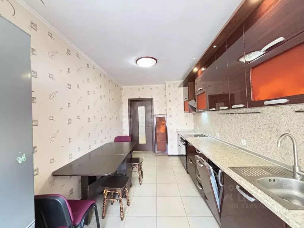 3-к кв. Тюменская область, Тюмень ул. Чернышевского, 2Ак4 (89.0 м) - Фото 0