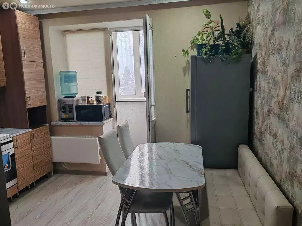 3-комнатная квартира: Чапаевск, улица Черняховского, 22А (74 м) - Фото 1