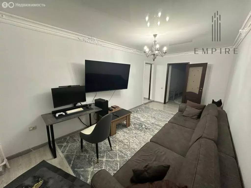 3-комнатная квартира: Грозный, улица Муслима Г. Гайрбекова, 80 (80 м) - Фото 1