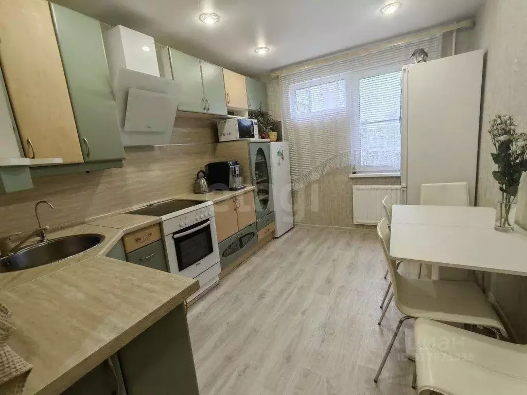 3-к кв. Санкт-Петербург Богатырский просп., 31 (80.5 м) - Фото 0