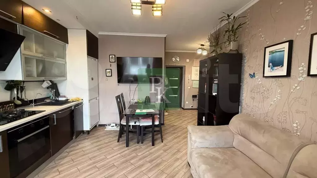 2-к. квартира, 60 м, 1/9 эт. - Фото 1