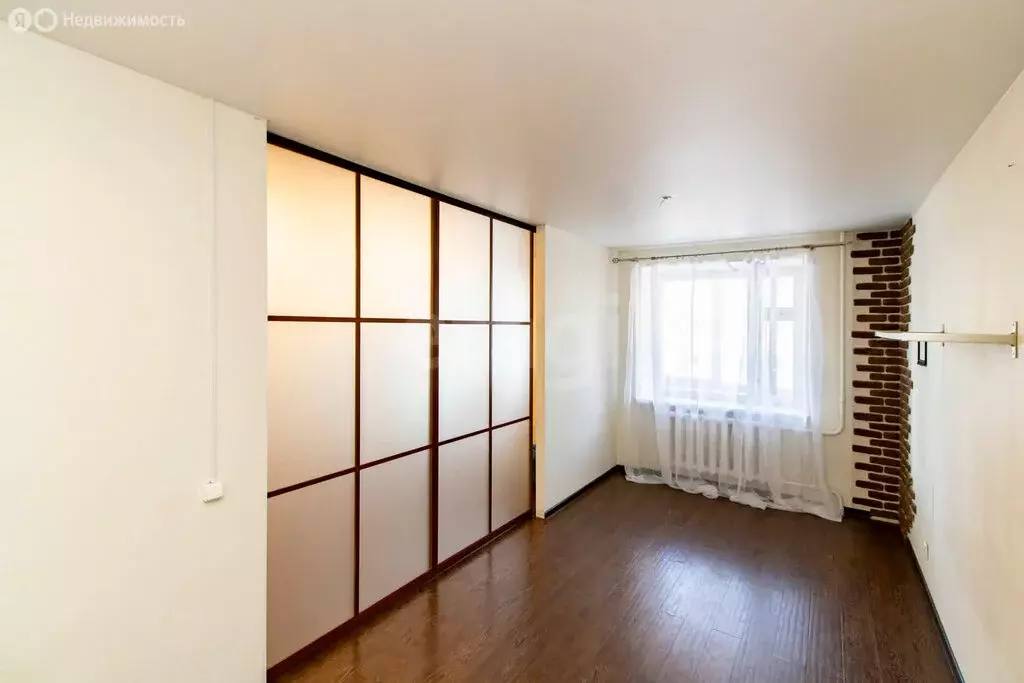 3-комнатная квартира: Тюмень, улица 50 лет Октября, 3 (72.6 м) - Фото 2