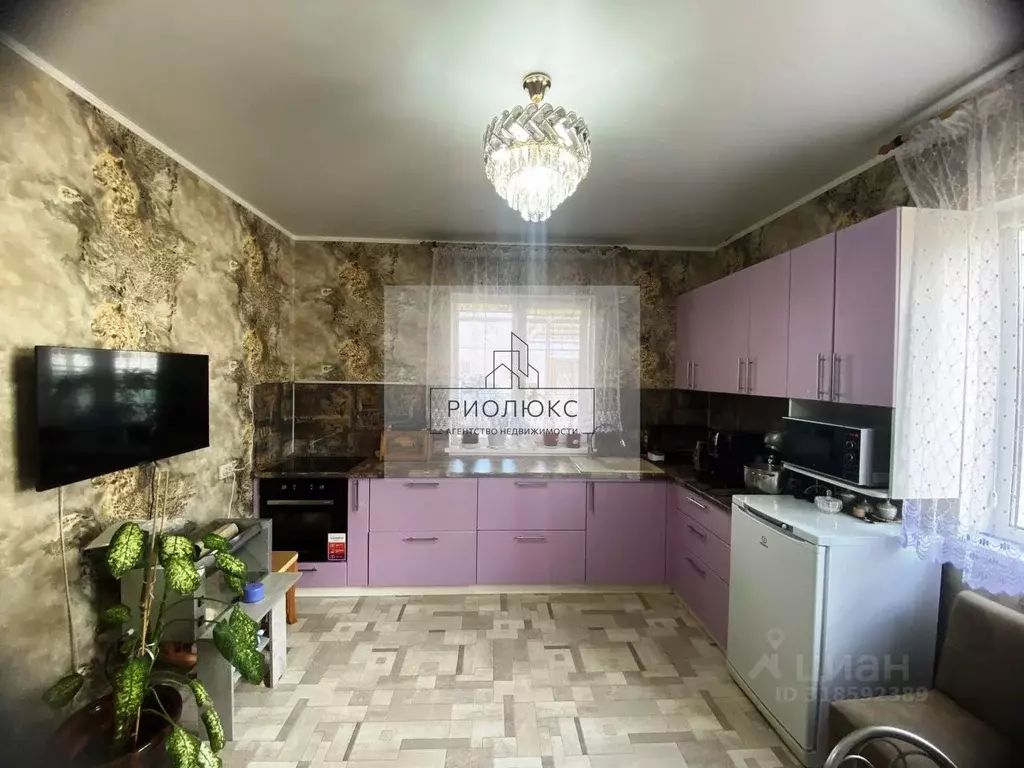 Дом в Челябинская область, Магнитогорск ул. Благодатная, 127 (100 м) - Фото 0