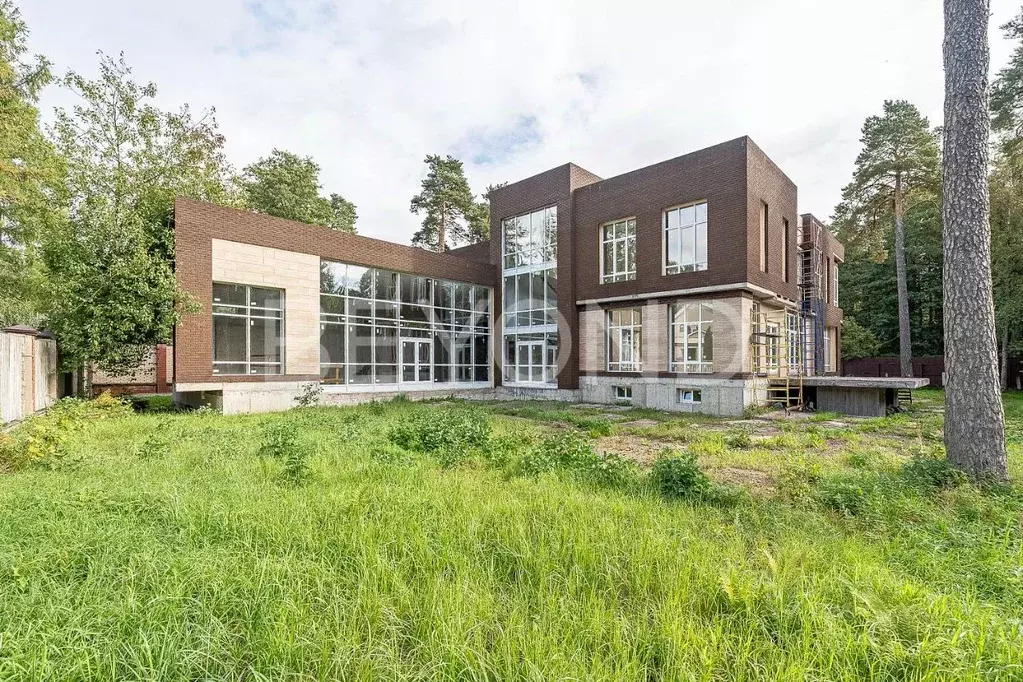 Дом в Санкт-Петербург, Санкт-Петербург, Сестрорецк Парковая ул., 42 ... - Фото 1