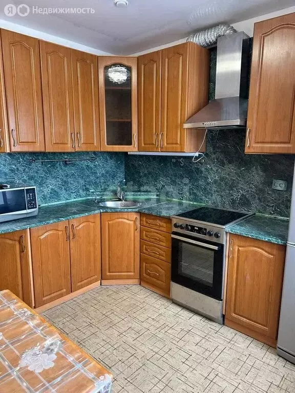 3-комнатная квартира: Хабаровск, улица Запарина, 8 (68 м) - Фото 1
