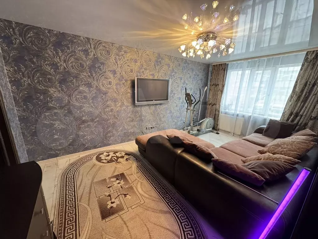 3-к. квартира, 65 м, 1/9 эт. - Фото 1