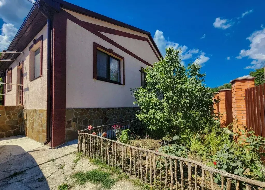 Дом в Краснодарский край, Геленджик городской округ, с. Адербиевка ул. ... - Фото 1